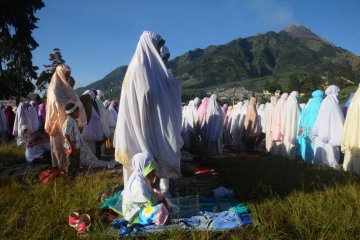 Salat Idul Fitri Di Lereng Merapi