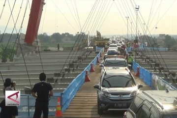 Menteri PUPR resmi buka jembatan tol Kalikuto