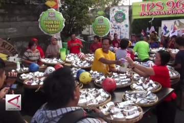 Doa bersama Pilgub damai dengan bagi 500 bubur