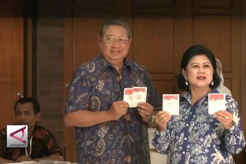 Sby gunakan hak pilihnya di tps 06 Cikeas