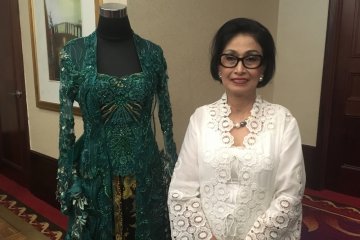 Siasat ramping dalam balutan kebaya kutubaru