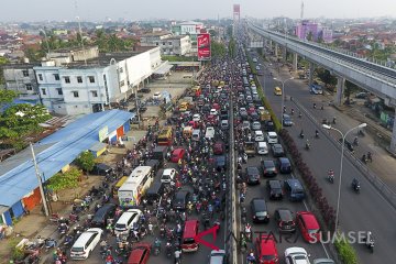 Kemacetan di Jembatan Ampera