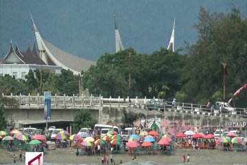 Basarnas Padang pantau wisata pantai dan pulau