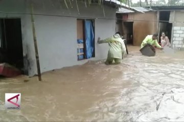 Banjir rendam sejumlah kawasan di Ambon