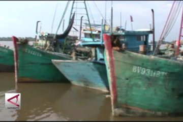 Curi ikan di Natuna, 10 Kapal Ikan Vietnam ditangkap