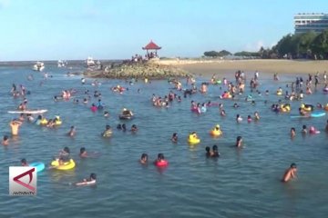 Libur Lebaran, Pantai Sanur dipenuhi wisatawan