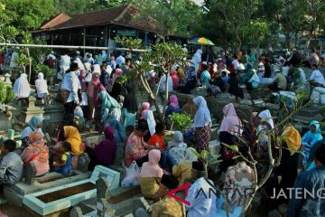Haul KH Sholeh Darat