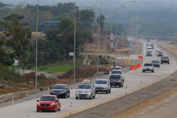 Foto kemarin: Arus balik tol fungsional Solo-Salatiga