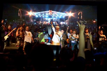Konser salam dua jari Pilkada Bali