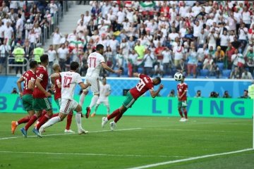 Iran tekuk Maroko 1-0 berkat gol bunuh diri di ujung laga