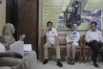 Menteri ESDM Kunjungi Pos Pemantauan Merapi