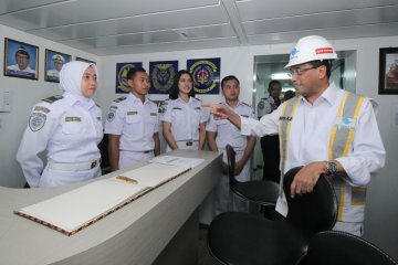 Menteri Perhubungan Di Tanjung Perak