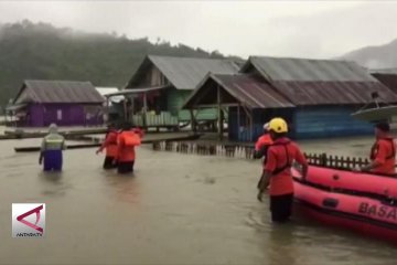 Banjir rendam Konut, akses jalan trans Sulawesi terputus