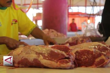 Penjualan daging beku di Padang ada yang di atas HET