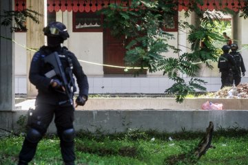 Densus 88 tangkap lima terduga teroris di Pekanbaru