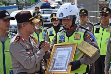 Penghargaan Petugas Tanjakan Kali Kenteng