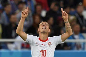 Dua pemain Swiss yang didenda FIFA bermain lawan Kosta Rika