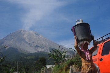 BPPTKG imbau masyarakat tak panik dengan asap solfatara Merapi