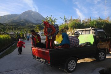 Warga Lereng Merapi Kembali Ke Rumah