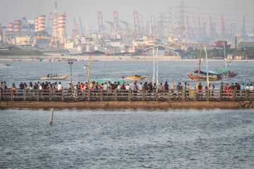 Jakarta terpantu lengang