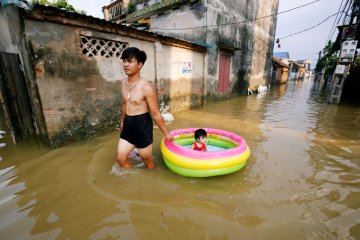 16 tewas, empat orang hilang akibat banjir di Vietnam
