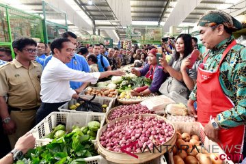 Presiden Jokowi turun ke pasar