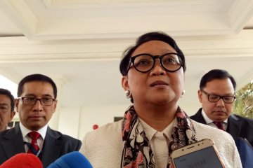 Menlu akui pemerintah berkomunikasi intensif dengan Siti Aisyah