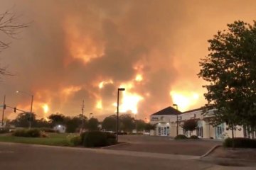 Tim cari "kerangka manusia" yang terkubur debu kebakaran California