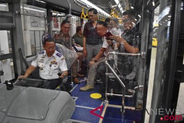 Kemenhub tinjau perakitan bus BRT