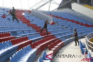 TNI perbaiki kursi stadion Jakabaring yang dirusak suporter