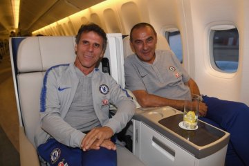 Zola kembali ke Chelsea sebagai asisten Sarri