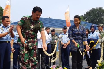 Rini serahkan rumah dinas TNI AU di Halim