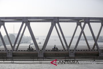 Palembang Diselimuti Kabut Asap Tipis