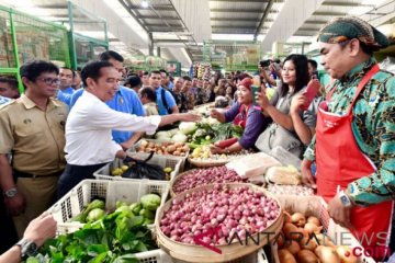 Presiden Jokowi turun ke pasar
