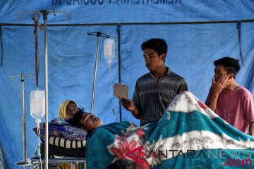 Korban gempa NTB sementara dirawat di tenda pengungsian