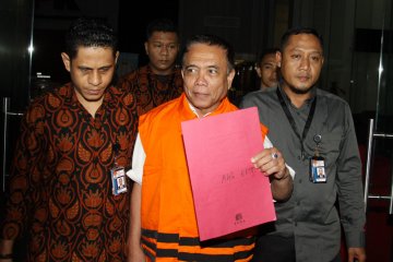 KPK tahan Gubernur Aceh