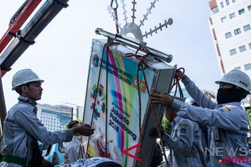 Pemasangan neon box Asian Games