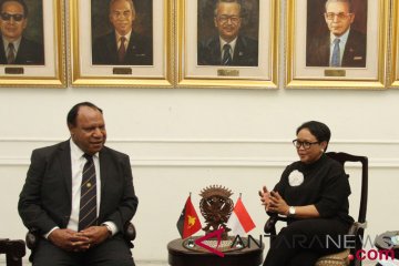 Pesawat delegasi APEC di PNG parkir di Sentani dan Merauke