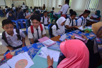 Siswa tidak mampu di Jawa Barat gratis biaya sekolah swasta
