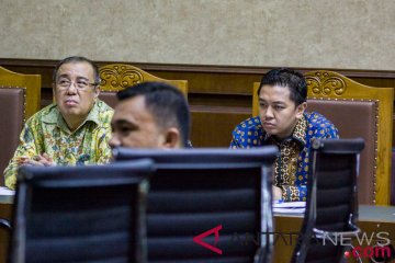 Sidang lanjutan Asrun dan Adriatma