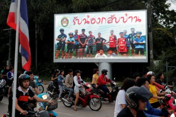 Anak terjebak dalam gua Thailand keluar RS pekan depan