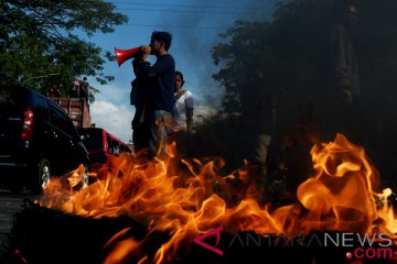 Tolak penjualan aset negara