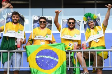 Kemenangan Brazil atas Meksiko dalam galeri foto