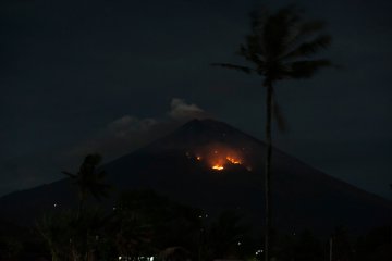 Bandara Bali beroperasi normal pascaerupsi strombolian Gunung Agung