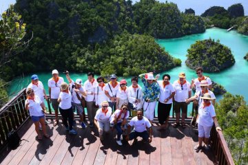 Piknik bareng para duta besar ke Raja Ampat