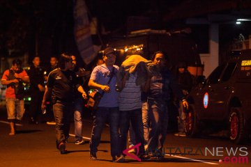 Densus geledah warung makan di Sleman, didampingi ketua RT