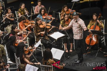 Penampilan Orkestra Ocas