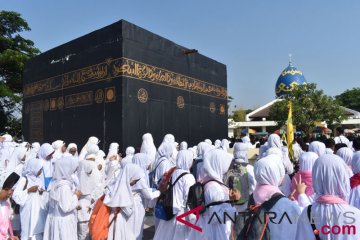 Latihan Manasik Haji Murid MI