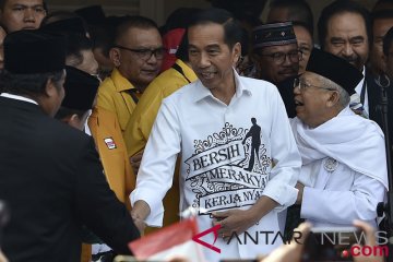 Pramono Anung: kemeja berslogan adalah pilihan Jokowi sendiri