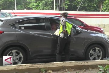 Pagi ini, sejumlah kendaraan kena tilang di Simpang Pancoran